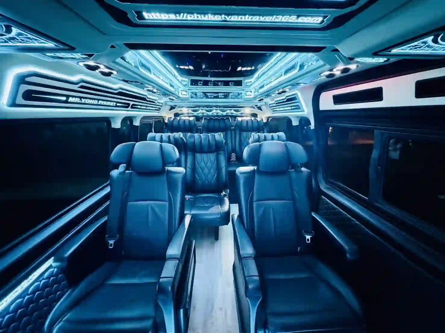รถตู้ VIP ภูเก็ตสำหรับการเดินทางหรูหราพร้อมคนขับมืออาชีพ